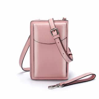 mini sac bandoulière tout-en-un portefeuille et porte smartphone rose en cuir véritable sur fond blanc