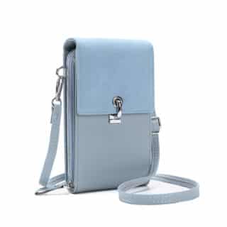 Pochette bandoulière pour téléphone portable en cuir bleu ciel sur fond blanc