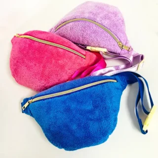 sacs banane velours colorés bleu rose et violet