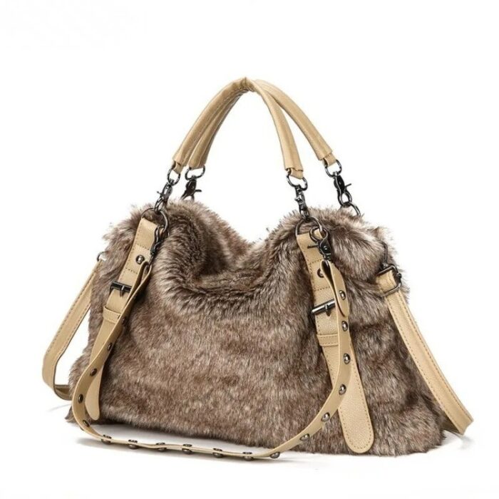 grand sac bandoulière hiver en fourrure synthétique et bandoulières en cuir beige