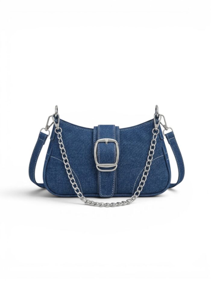 sac bandoulière baguette en jean bleu avec boucle et bandoulière chaine